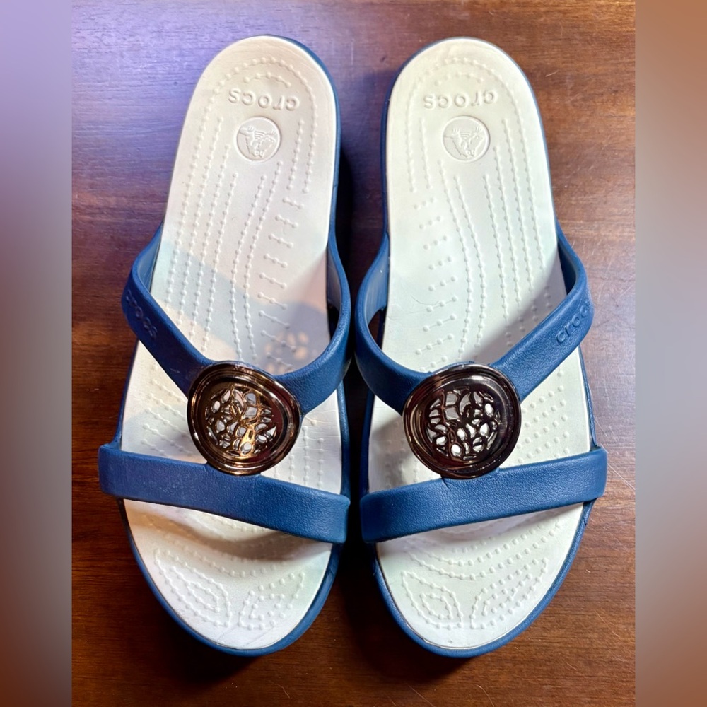 Women’s Crocs Sanrah Circle Slide Sandals - size 8 - Navy - Picture 2 of 5